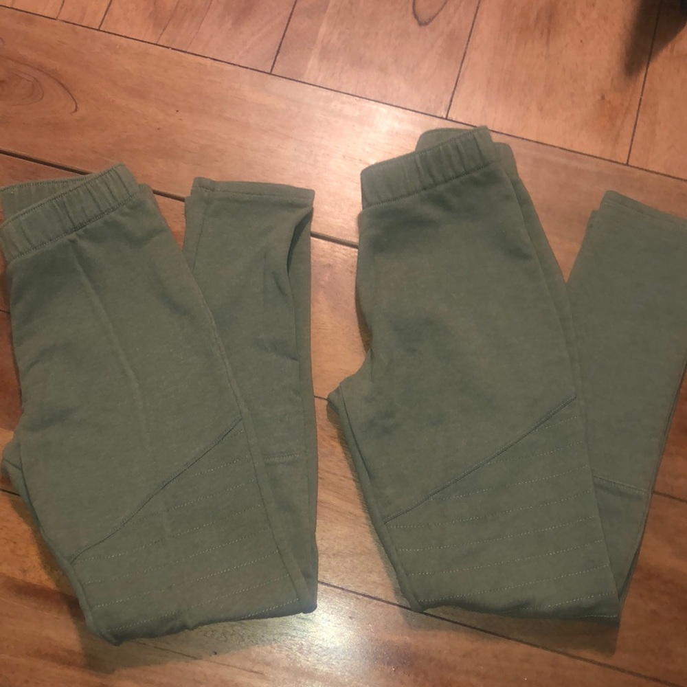 3/$12 Lot of two girls green leggings size 7/8